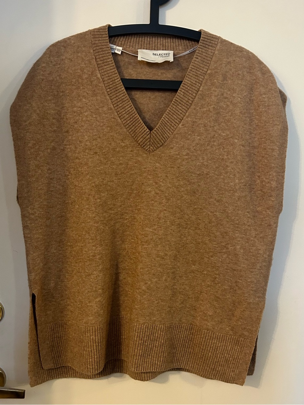 Selected Femme Women's Camel Wool Blend V-Neck Sweater Vest With Side Slits M